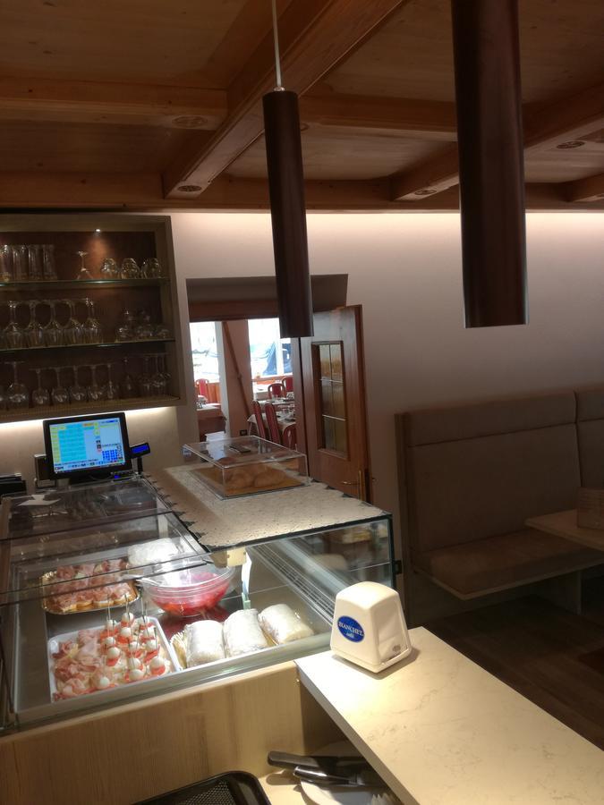 Hotel Ristorante Cacciatori 3*